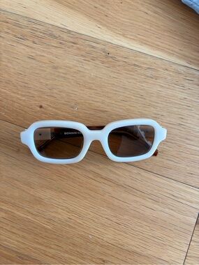 Bonnie Clyde White Rectangle Frame Sunglasses with Brown Lenses